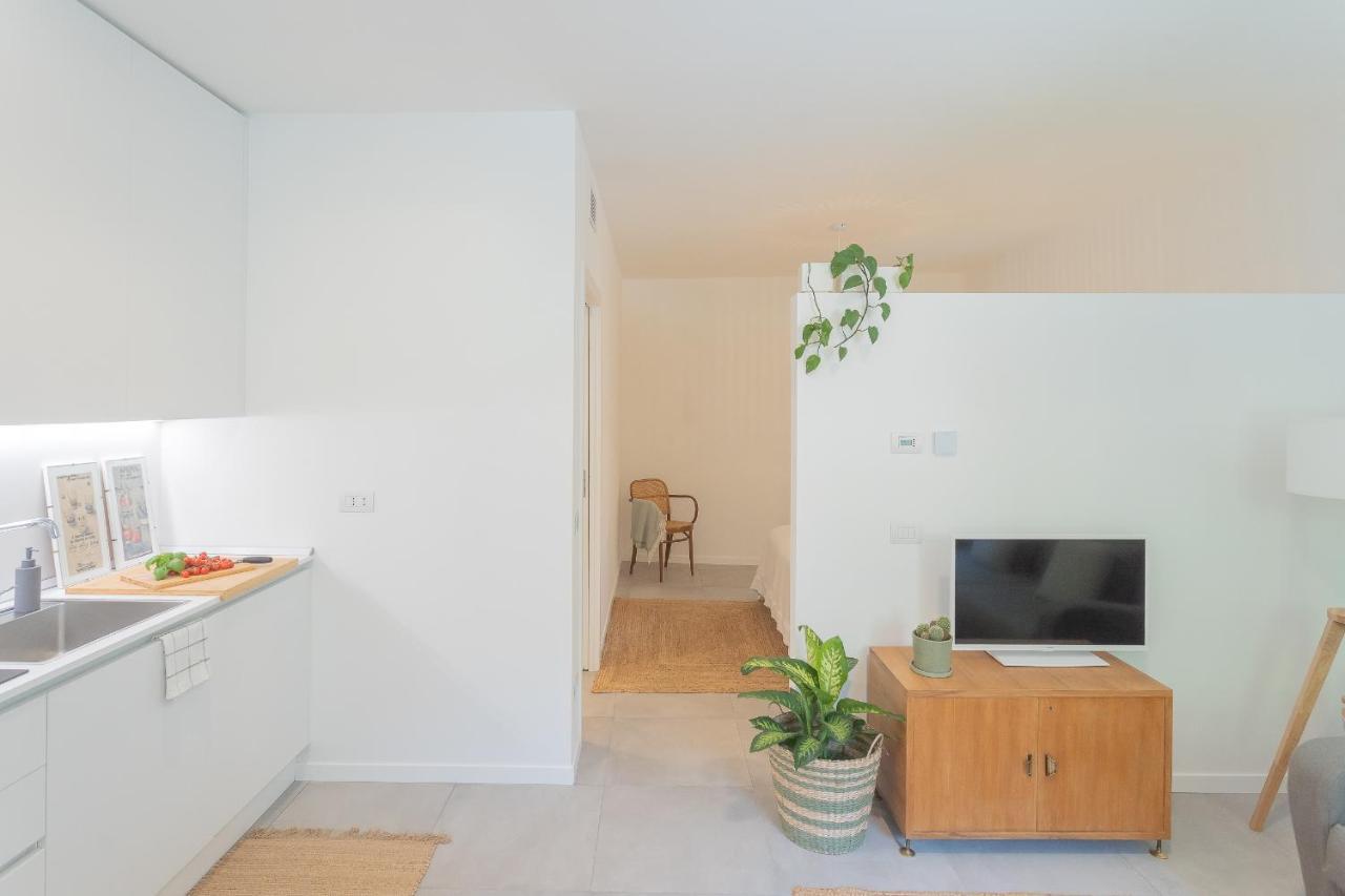 Ginepro & Salvia Apartments In Como By Rent All 코모 외부 사진