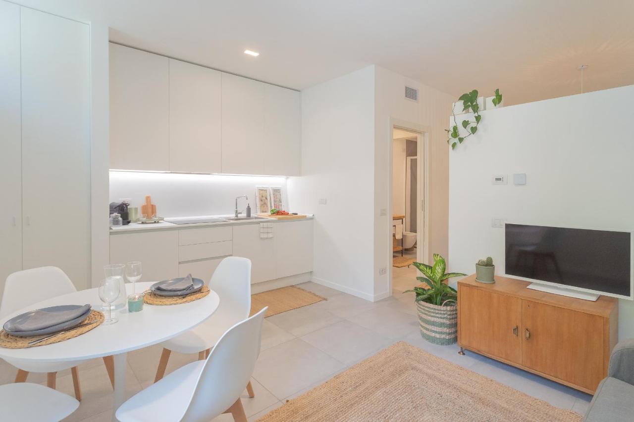 Ginepro & Salvia Apartments In Como By Rent All 코모 외부 사진